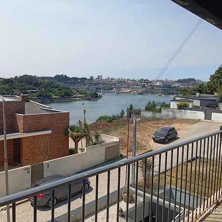 Telhadosolitario Apartmán *